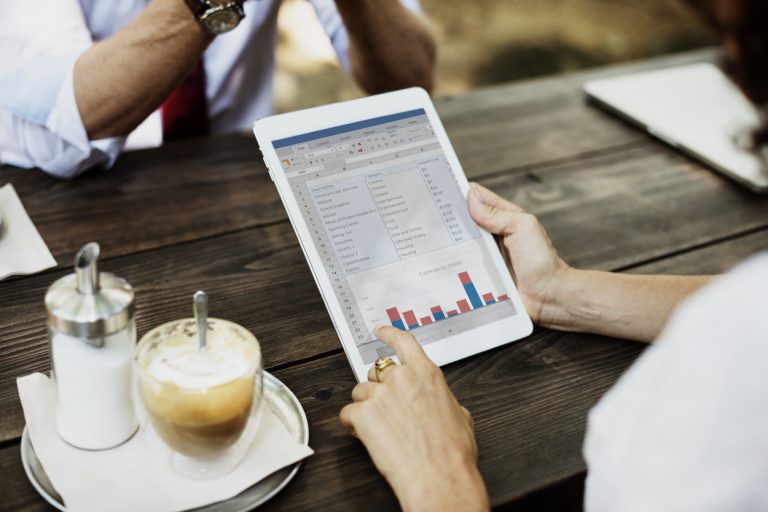 La importancia de los benchmarks en la gestión de un restaurante rentable