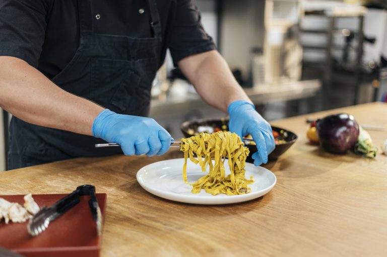 ¿Cómo manejar la comida del personal en tu restaurante?