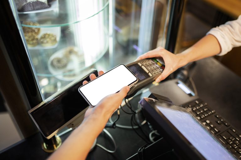 ¿Cómo evitar robos en tu restaurante con una herramienta online?
